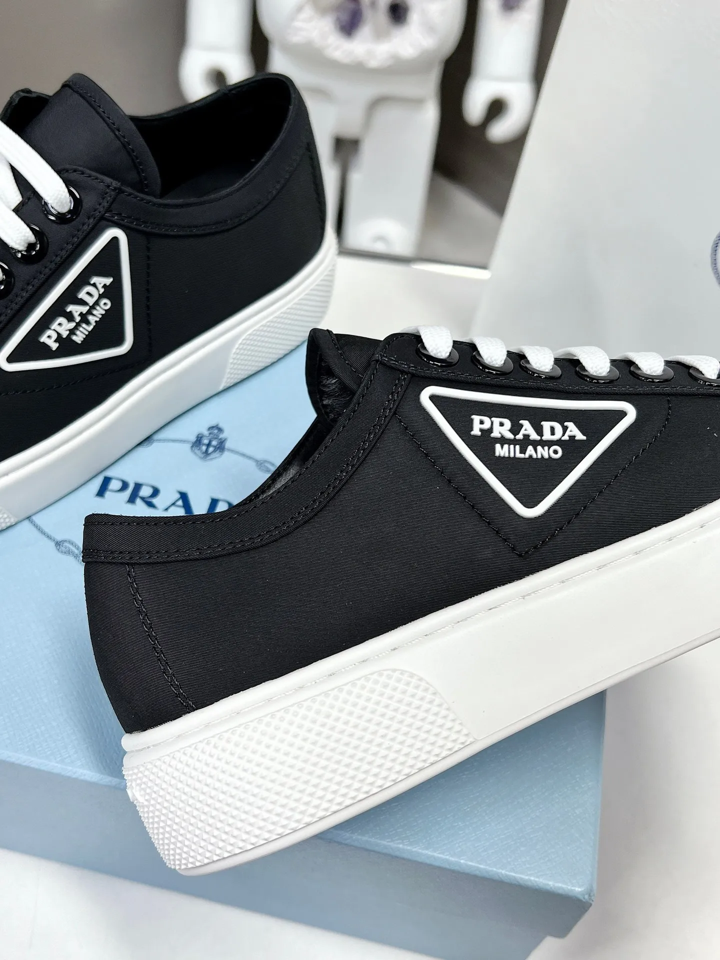 👟👟Ex-factory price 420👟👟 Purchasing level ⚡2023S launches Prada’s latest catwalk shoes, dad shoe series ͏ 💥PRADA's early spring catwalk model👠The fresh breeze has a bit of an expensive feel, and the upper is very perfect💃Elegant and elegant, crystal clear, no matter the quality of the accessories, they are all customized one-to-one, zero distance from the original version 1⃣Upper: imported waterproof twill + epoxy injection molding process 2⃣Inner: waterproof twill 3⃣Outsole: Original one-to-one molded rubber foam outsole 4⃣🔺Original packaging Heel height 4cm 5⃣Number of codes: 35-40, 41 non-returnable